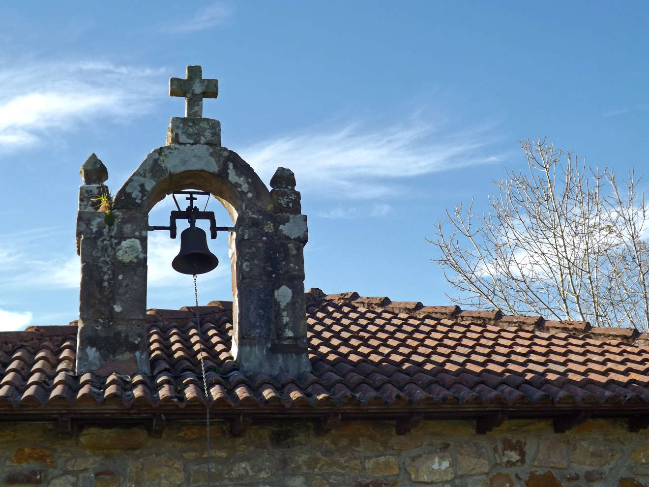 Campanario de la capilla de San Roque en Duña
